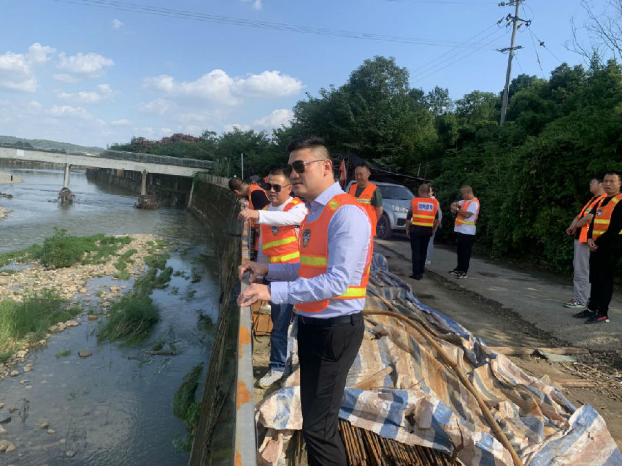 路橋公司開展節(jié)前安全大檢查2.jpg caaf3b627d71c296f0f7458779f34371.jpg